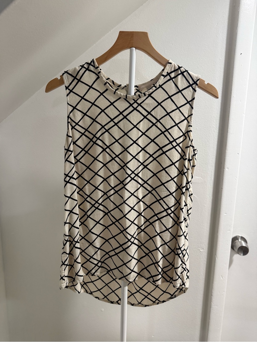 Banana Republic Cream Sleeveless Grid-Print Camisole